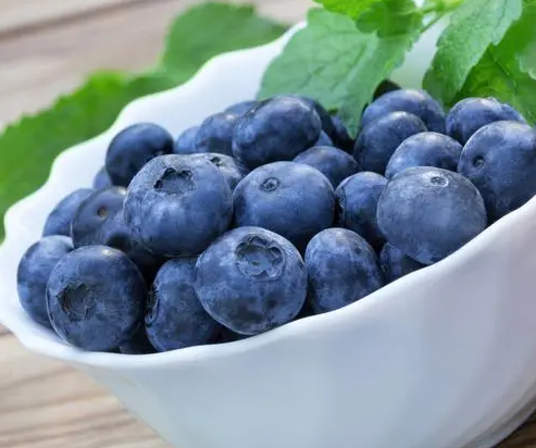 蓝莓吃了嘴巴变蓝正常吗2