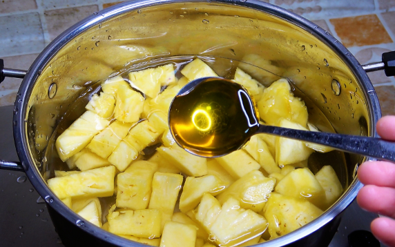 泡菠萝用淡盐水还是浓盐水1